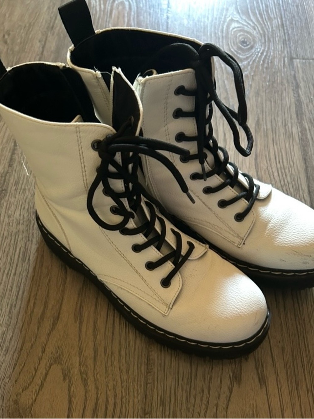 UNIONBAY White Combat Boots with Black Laces